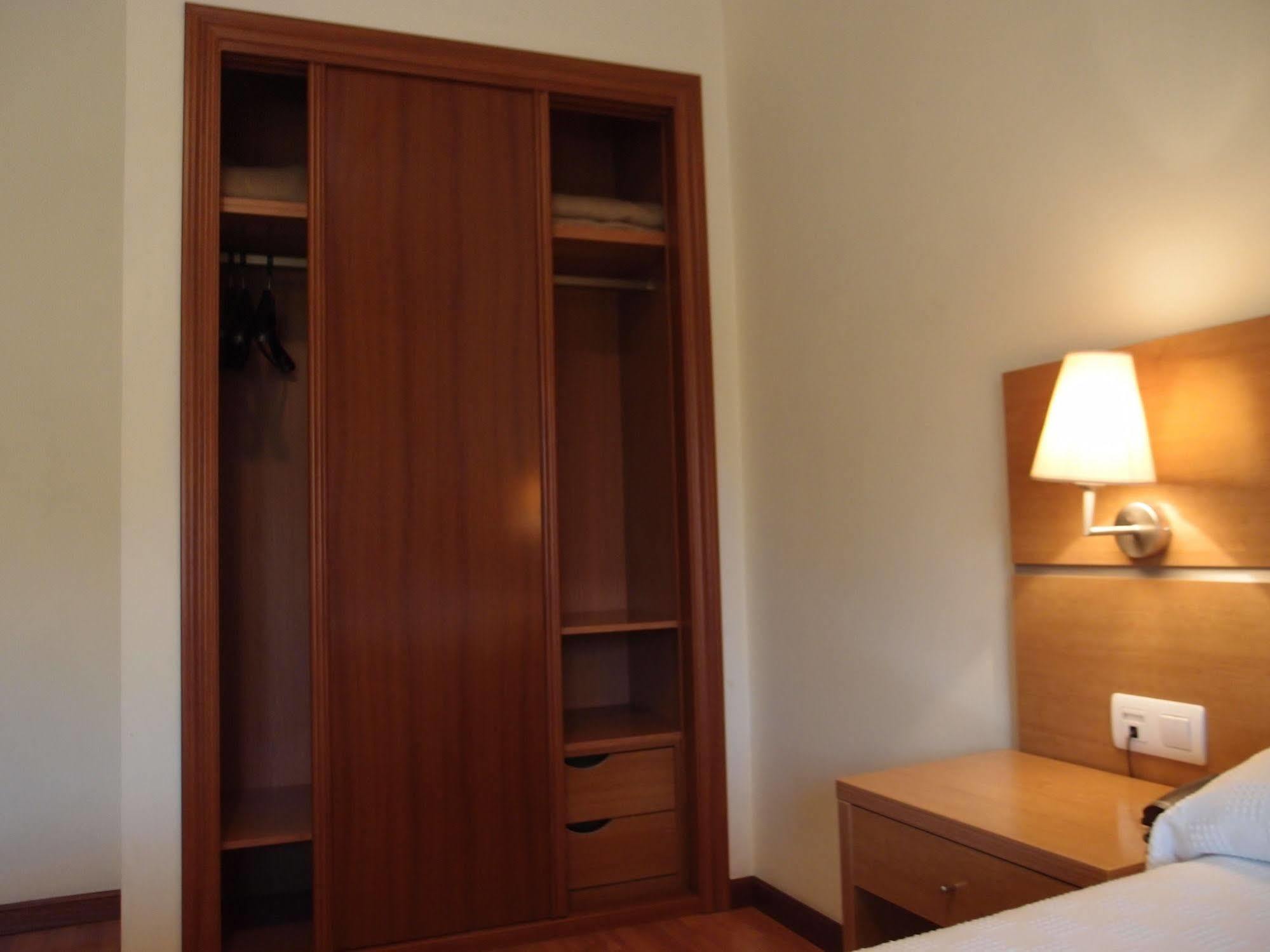 Hotel Avion By Bossh Hotels Vigo Exterior foto