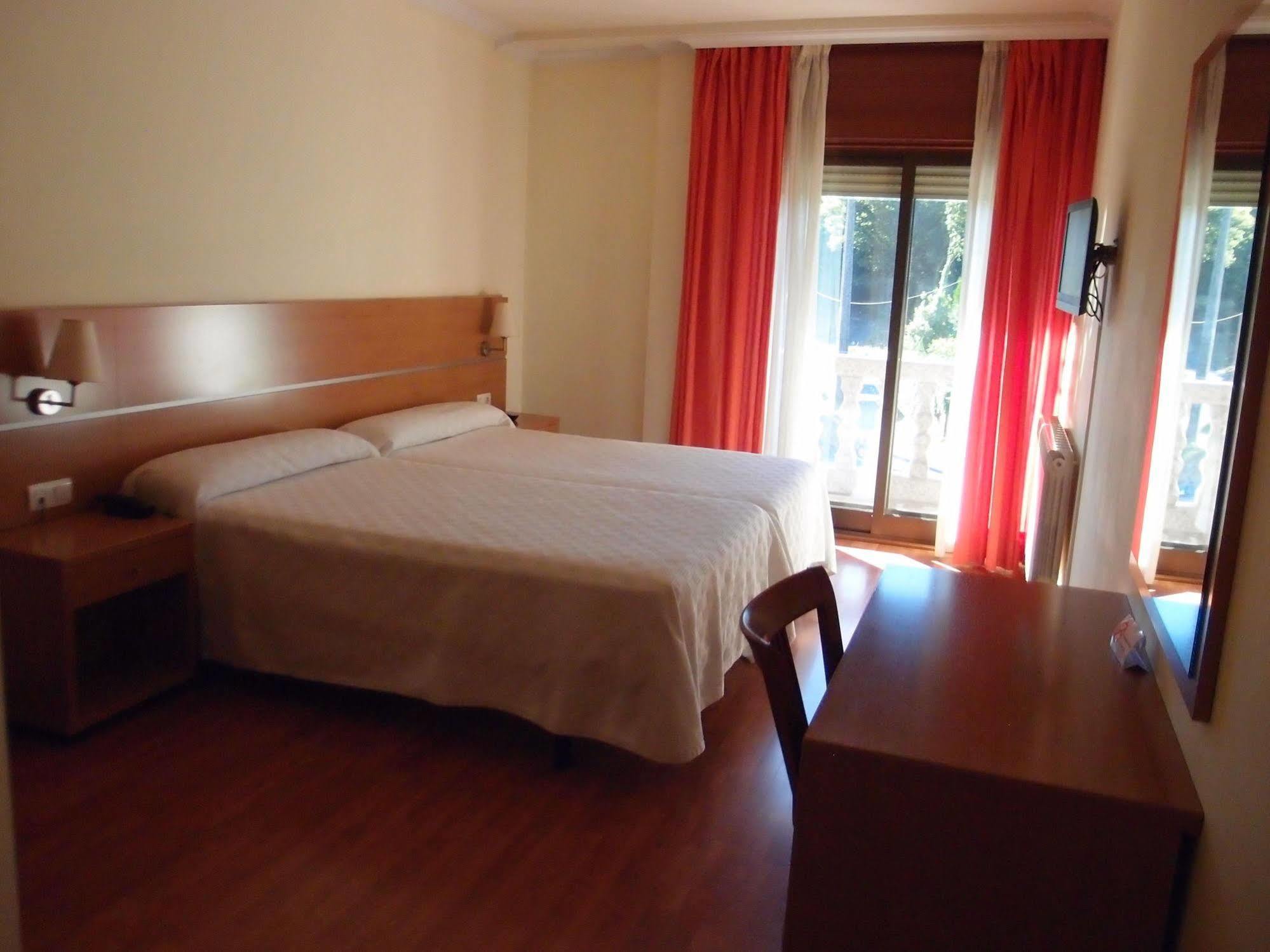 Hotel Avion By Bossh Hotels Vigo Exterior foto