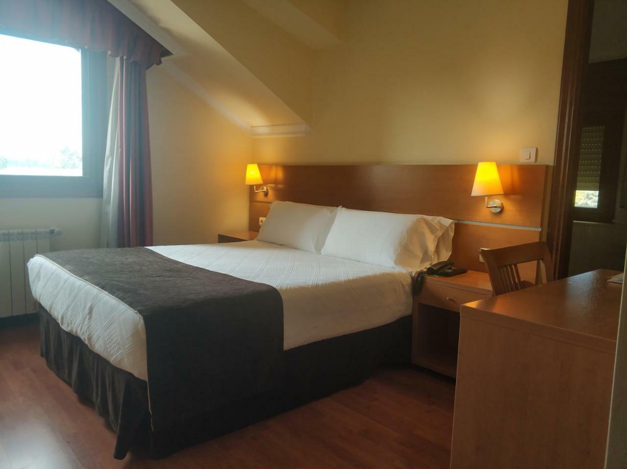 Hotel Avion By Bossh Hotels Vigo Exterior foto