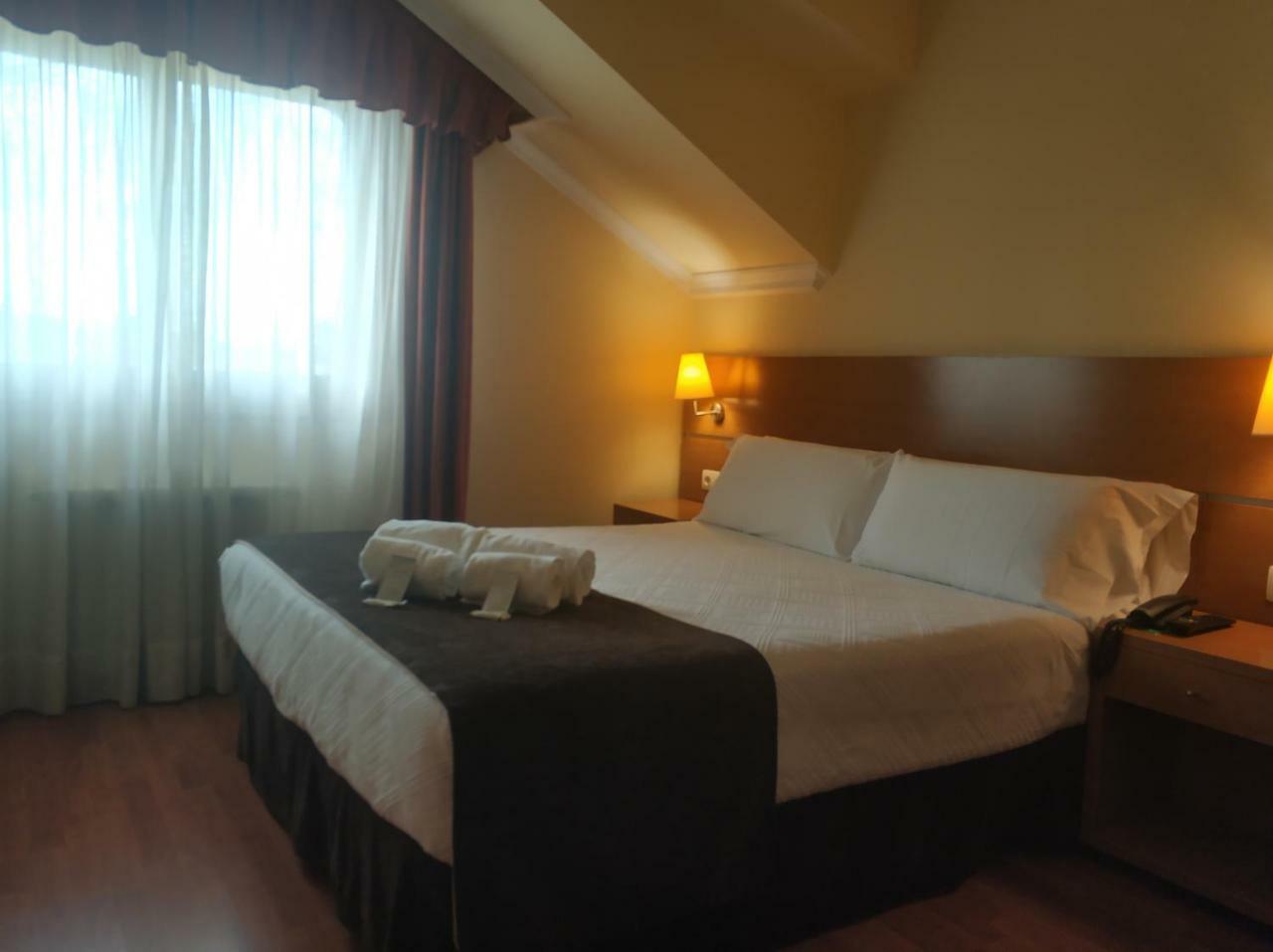 Hotel Avion By Bossh Hotels Vigo Exterior foto